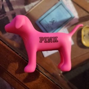 Porttable pink speaker